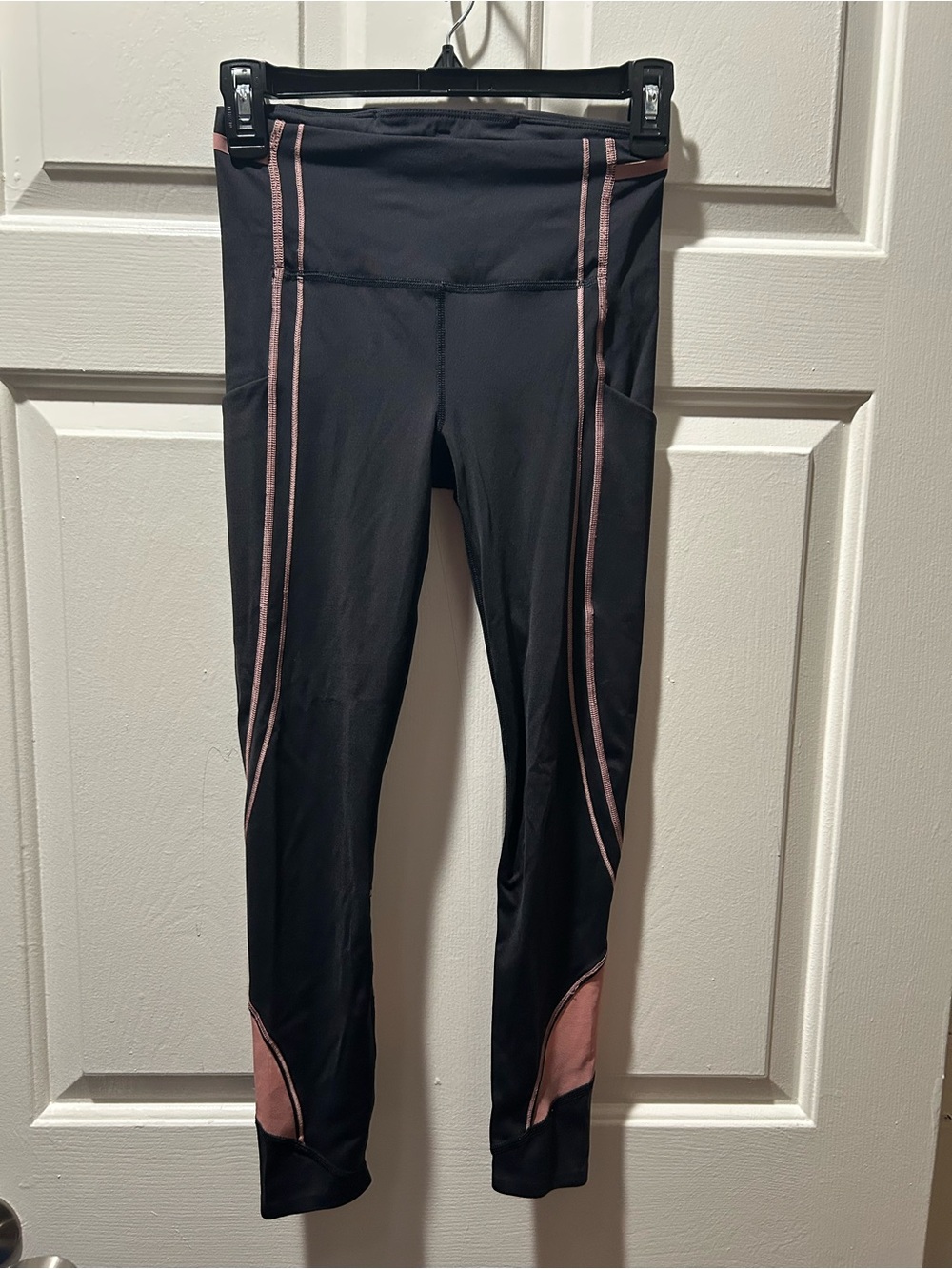 Athleta Women's Ultimate Stash Pocket Ignite 7/8 Tight Black & Pink Size XS